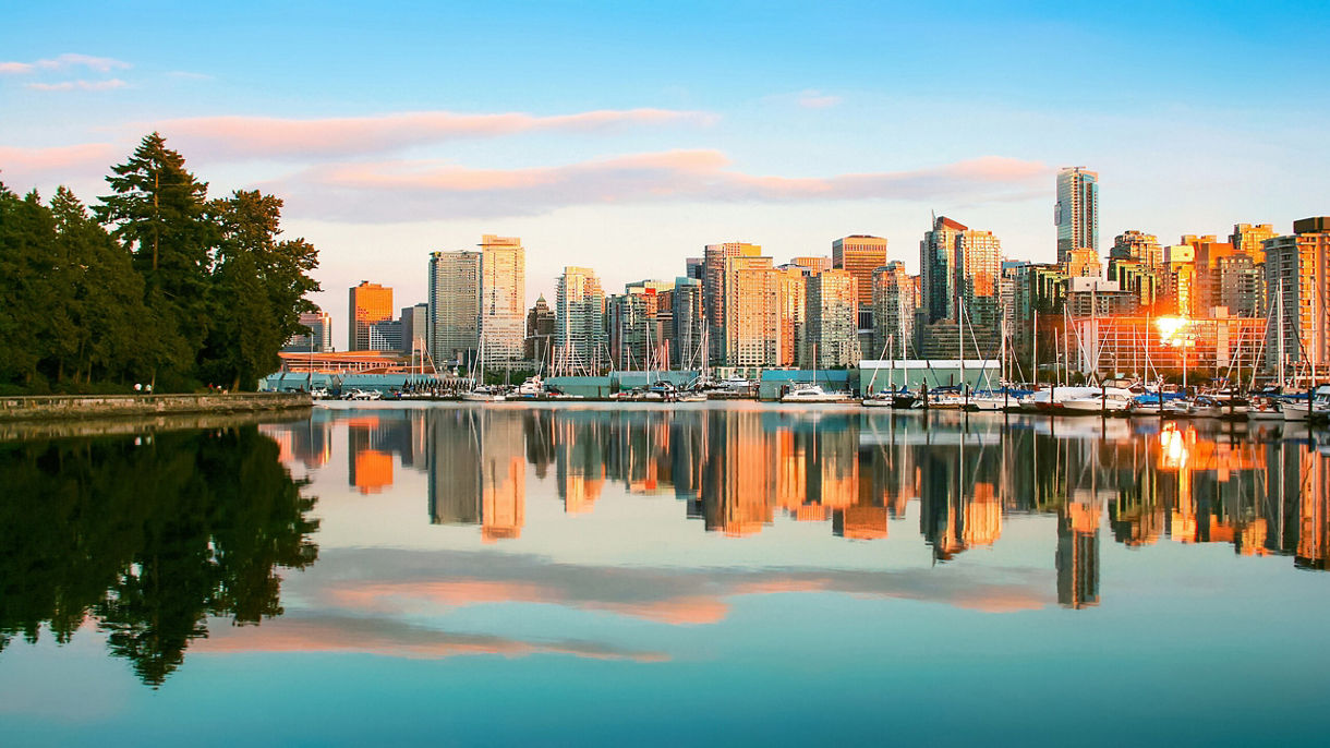 Easy Vancouver: Stanley Park Visit & City Highlights Drive (Wheelchair Accessible)