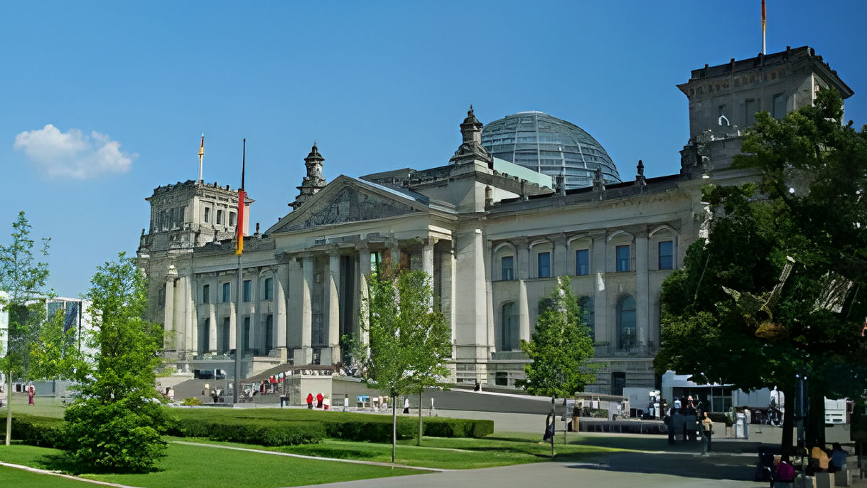 Best of Berlin by Train
