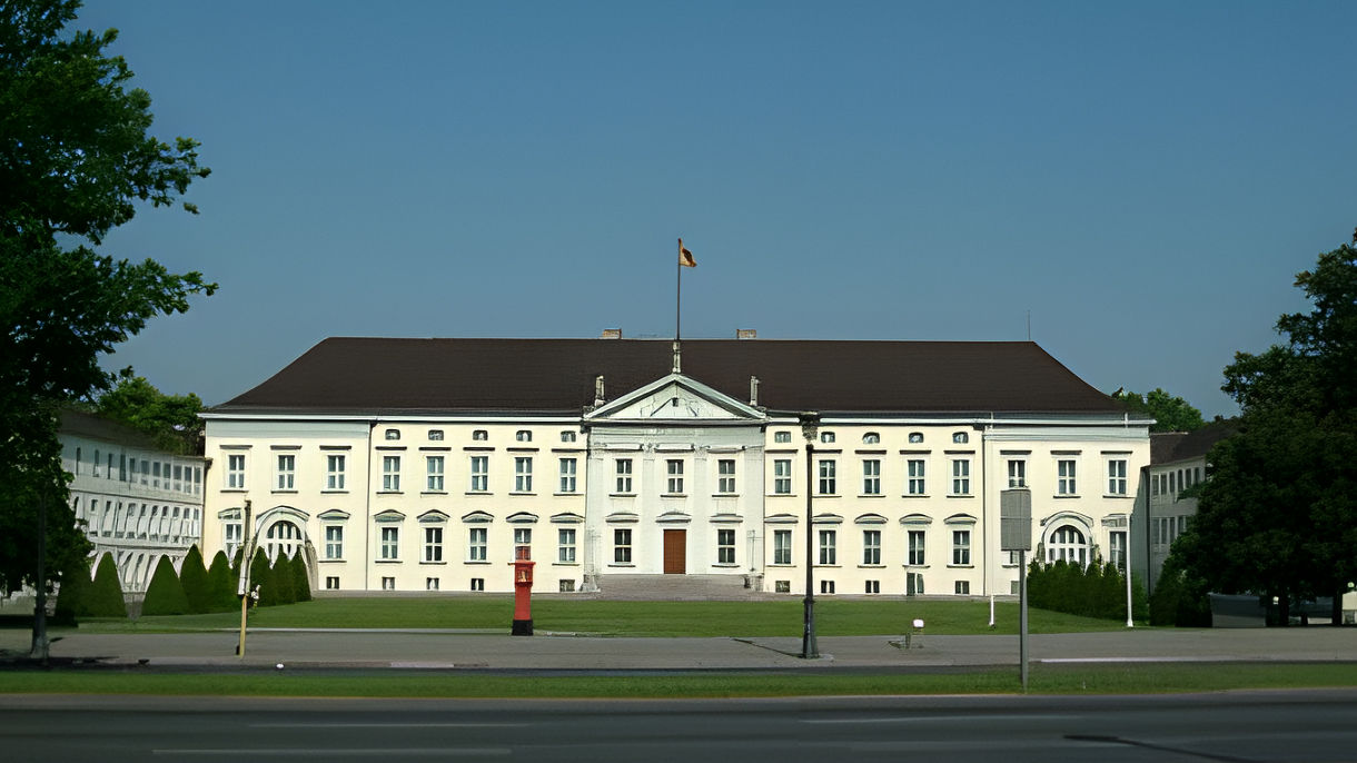 Best of Berlin by Train