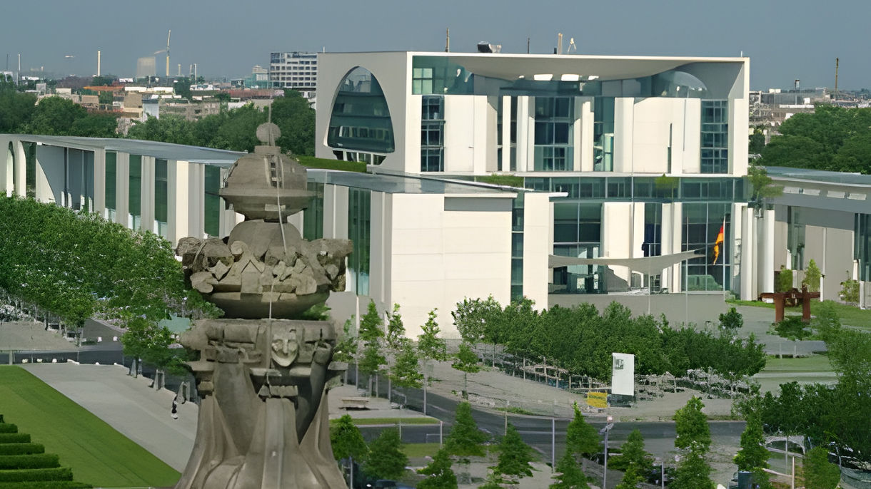 Berlin by Train: Highlights & Time on Your Own
