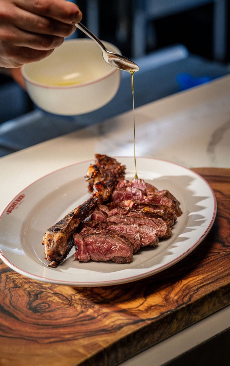 butchers-block-food-dish-costato-o-bistecca-fiorentina-plating