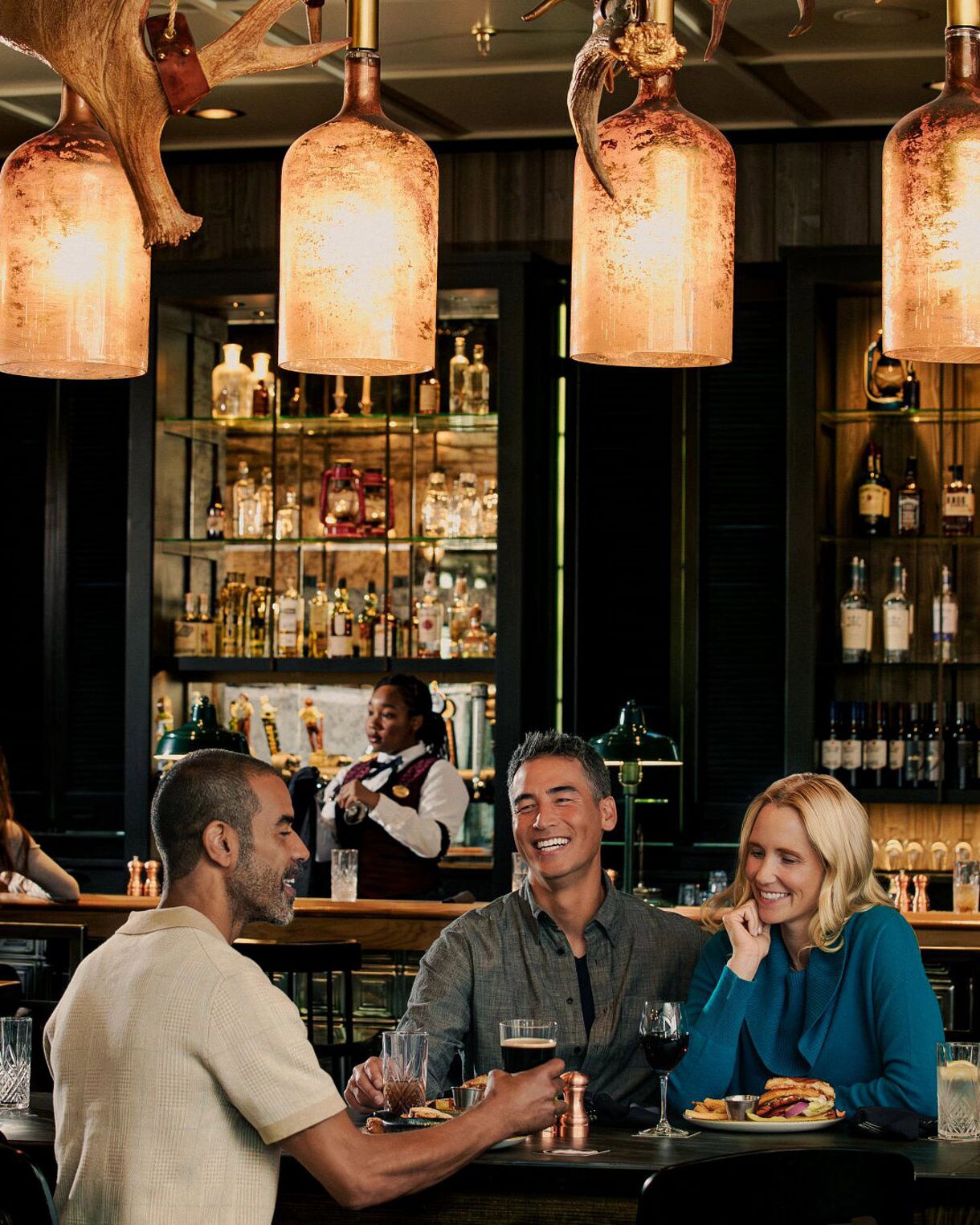 Enjoy rustic Alaska charm and hearty pub favorites inside Fannie Q’s Saloon at the Denali Princess Wilderness Lodge.