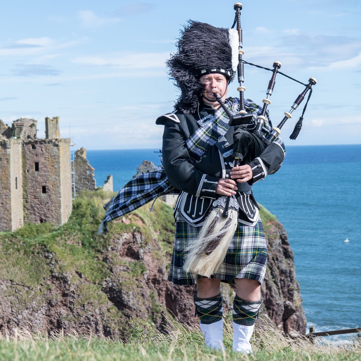 Experience Scotland's iconic bagpipe culture.