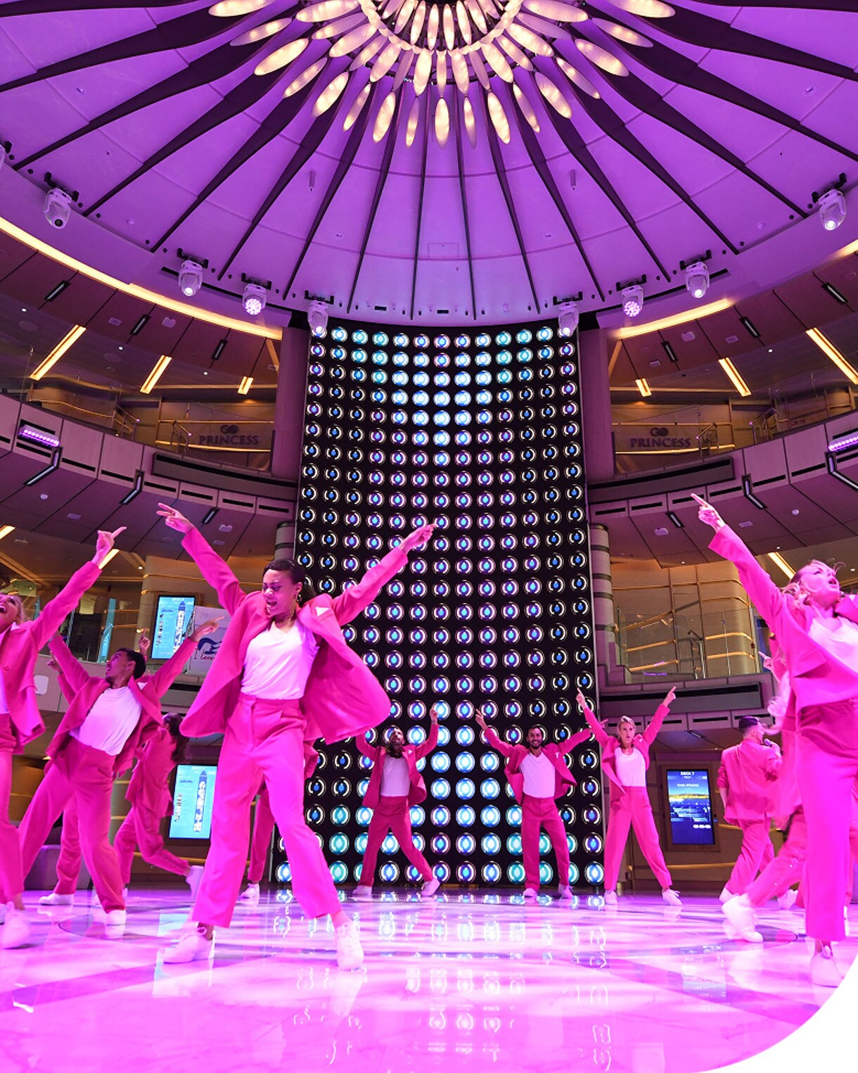 Entertainers in The Piazza