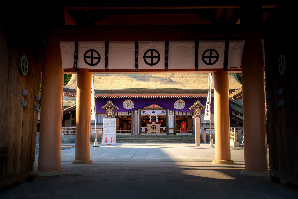 Scene of Terukuni Jinja, a Shinto shrine considered to be a dwelling place for the kami of Shimazu Nariakira, located at the way up to Shiroyama park.