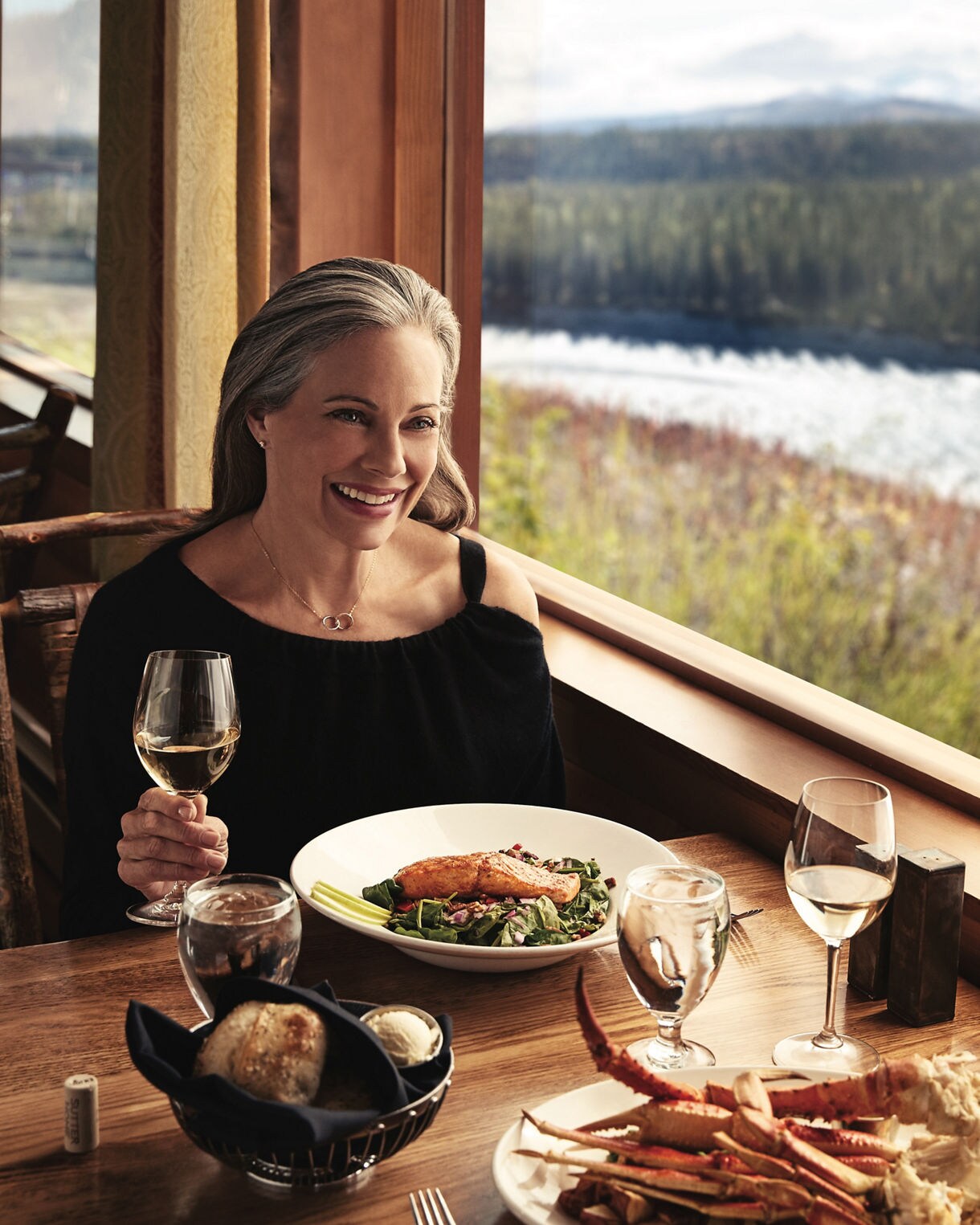 Savor fresh Alaska seafood and classic lodge fare with breathtaking views of the Nenana River at King Salmon Restaurant.