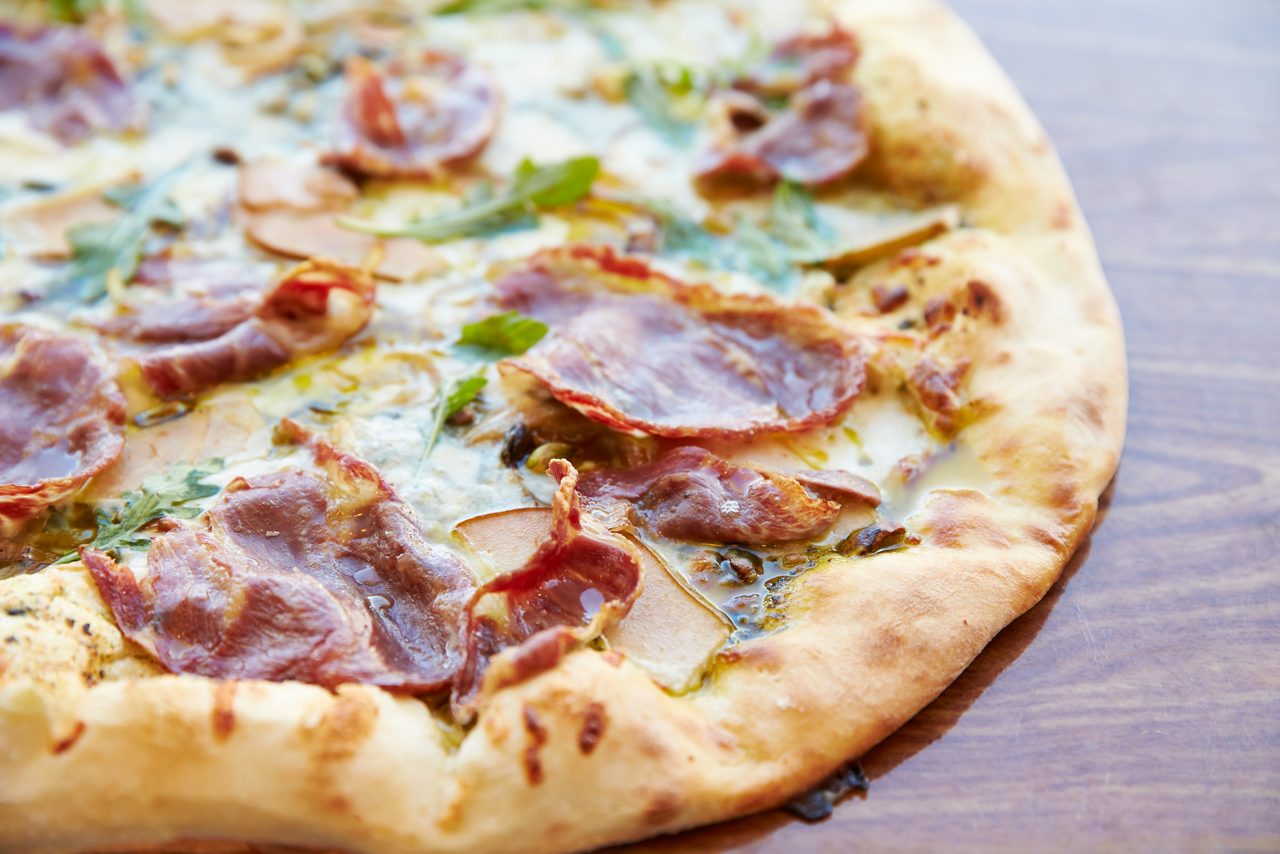 la scala pizzeria pizza closeup