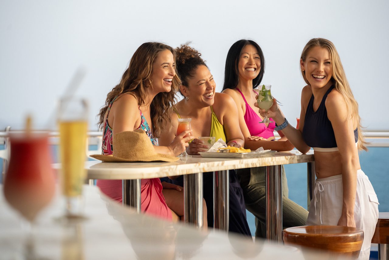 Wake View Bar | Craft Cocktails - Princess Cruises